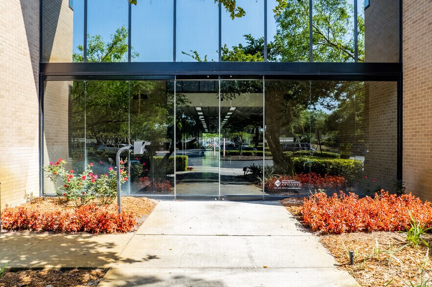 500 Winderley Pl, Maitland, FL à vendre - Photo du bâtiment - Image 2 de 9