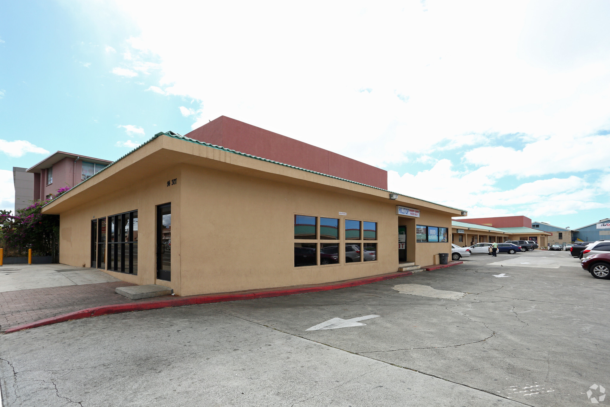 94-307 Farrington Hwy, Waipahu, HI for sale Primary Photo- Image 1 of 1