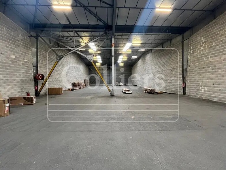 Office in Marseille for lease - Interior Photo - Image 2 of 7