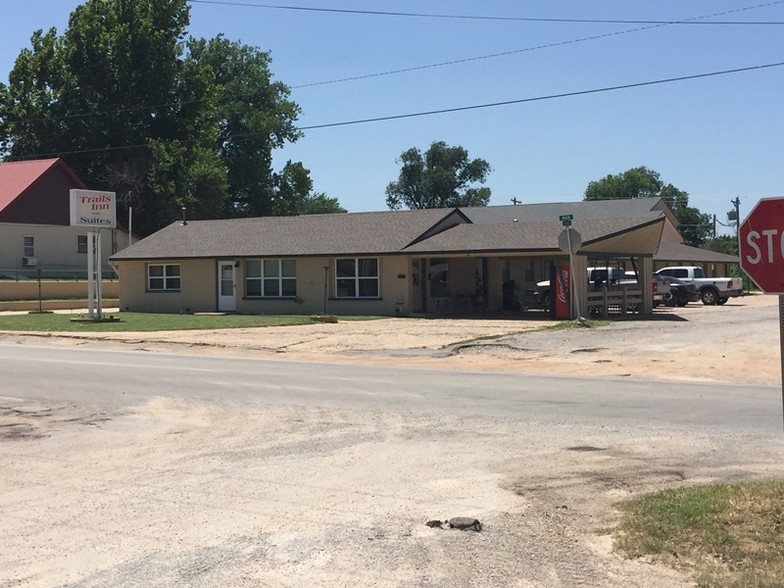 1175 Main St, Waynoka, OK for sale - Primary Photo - Image 1 of 1