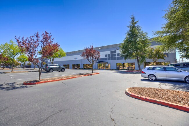 Plus de détails pour 1601 Aviation Blvd, Lincoln, CA - Industriel à louer