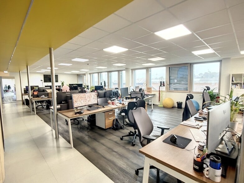 Office in Chambéry for sale - Interior Photo - Image 2 of 6