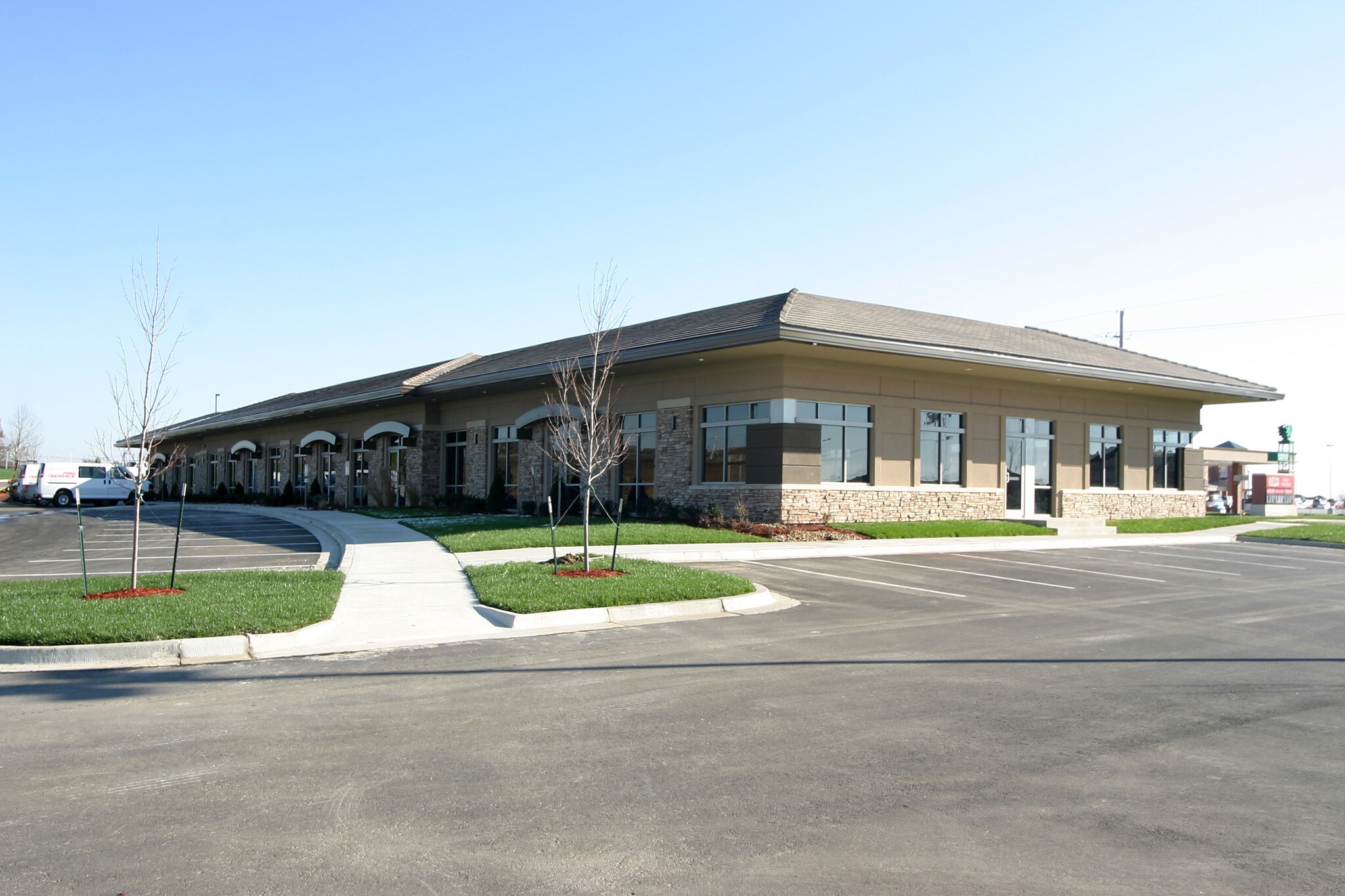 14241-14257 Metcalf Ave, Overland Park, KS for lease Building Photo- Image 1 of 8