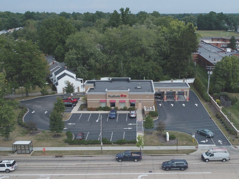 5637 Mayfield Rd, Cleveland, OH à louer - Photo du bâtiment - Image 3 de 5