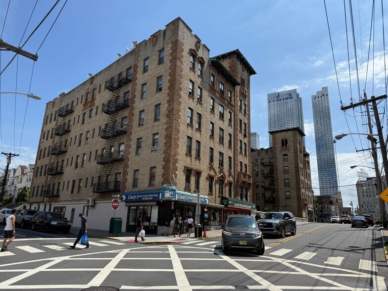 2801 John F Kennedy Blvd, Jersey City, NJ à louer - Photo du bâtiment - Image 2 de 2