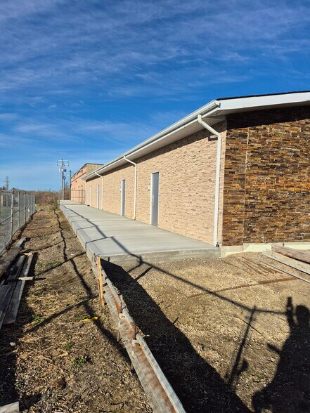 5225 51 Av, Wabamun, AB à vendre - Photo du bâtiment - Image 2 de 2