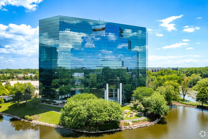 505 N Highway 169, Plymouth, MN à louer - Photo du bâtiment - Image 3 de 15