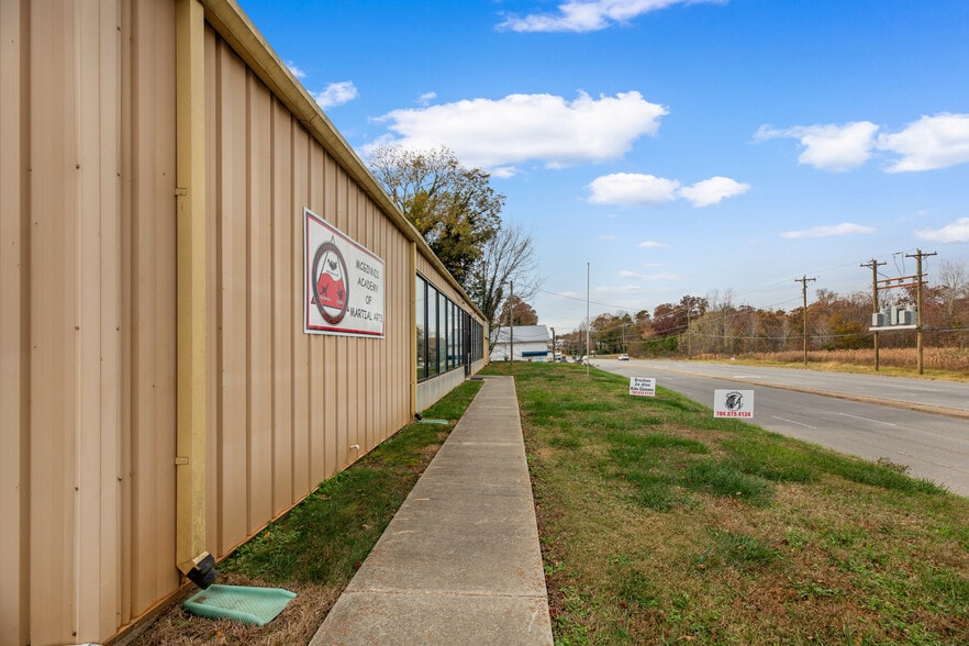 5106 Wilkinson Blvd, Cramerton, NC for sale - Building Photo - Image 3 of 9