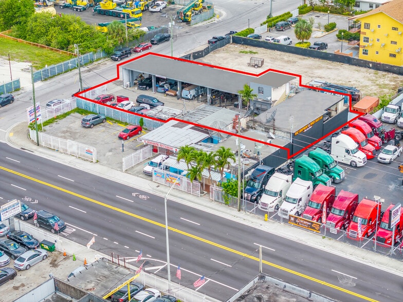 2395 NW 36th St, Miami, FL for lease - Primary Photo - Image 1 of 11