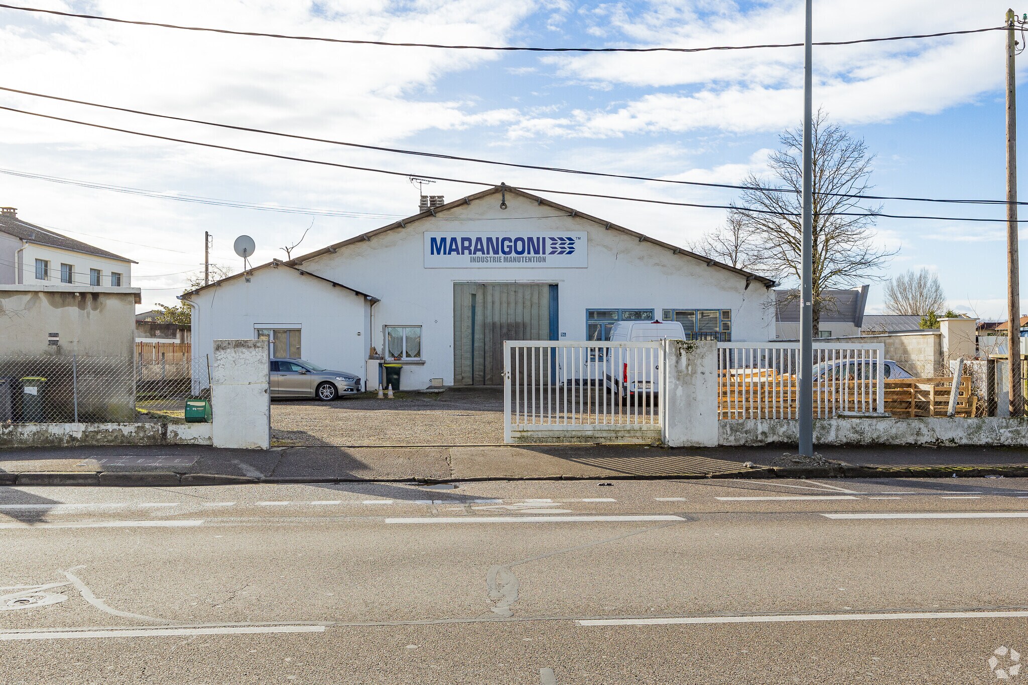 94 Rue Alexandre Dumas, Vaulx-en-Velin for lease Primary Photo- Image 1 of 3