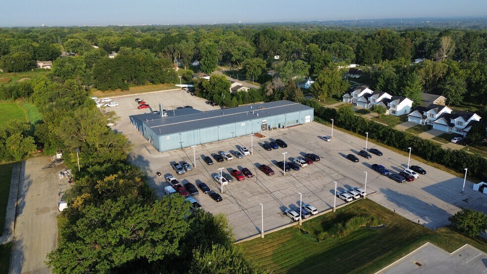 4410 Merle Hay Rd, Des Moines, IA à louer - Photo du bâtiment - Image 1 de 7
