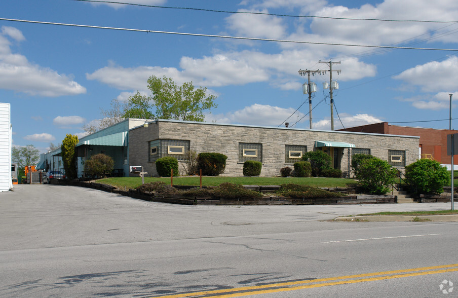 2225 Meyer Rd, Fort Wayne, IN for sale - Building Photo - Image 1 of 1