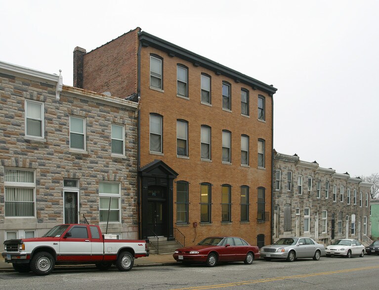 2113 E Oliver St, Baltimore, MD à louer - Photo du bâtiment - Image 3 de 11