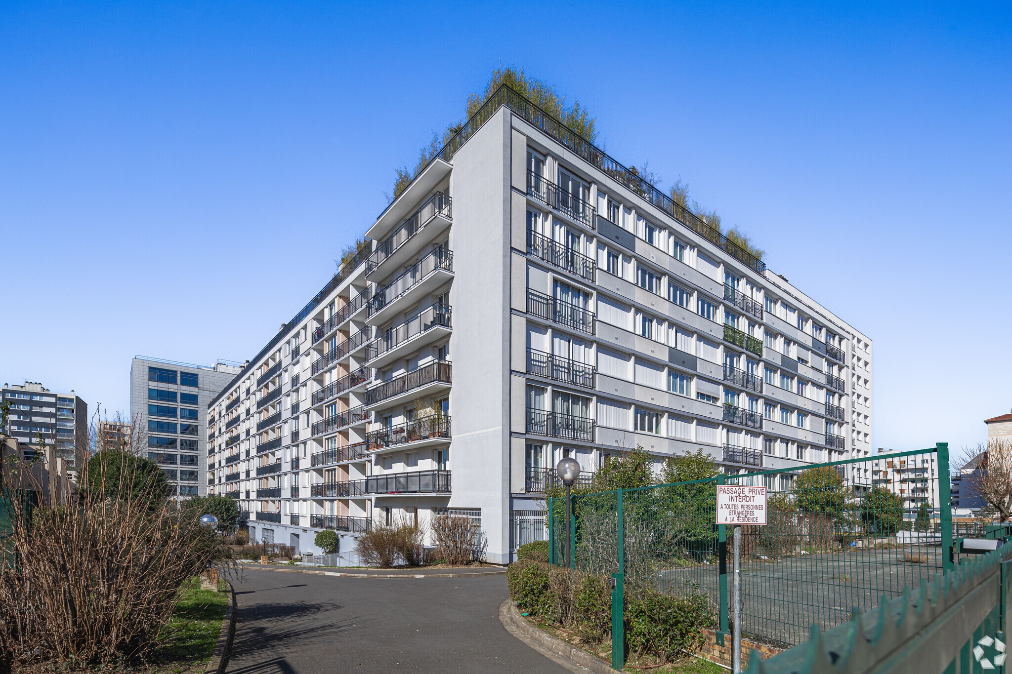 99 Avenue Aristide Briand, Montrouge for sale Primary Photo- Image 1 of 6