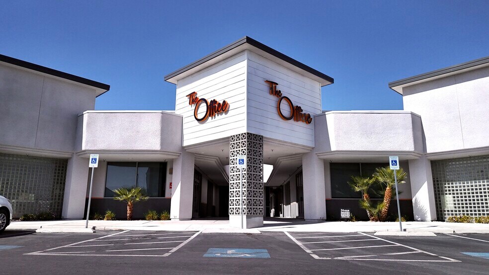 330 E Warm Springs Rd, Las Vegas, NV à vendre - Photo du bâtiment - Image 3 de 13