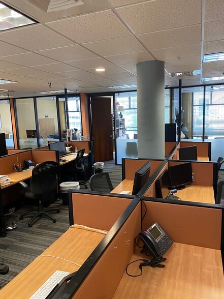 4916-4922 Fairmont Ave, Bethesda, MD for lease - Interior Photo - Image 3 of 5