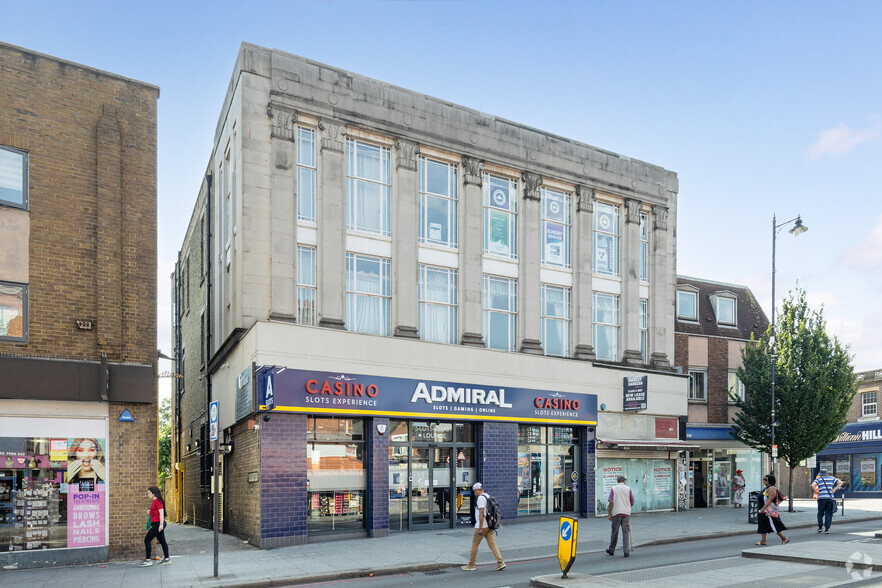 448-454 High Rd, Londres à louer - Photo du bâtiment - Image 2 de 2