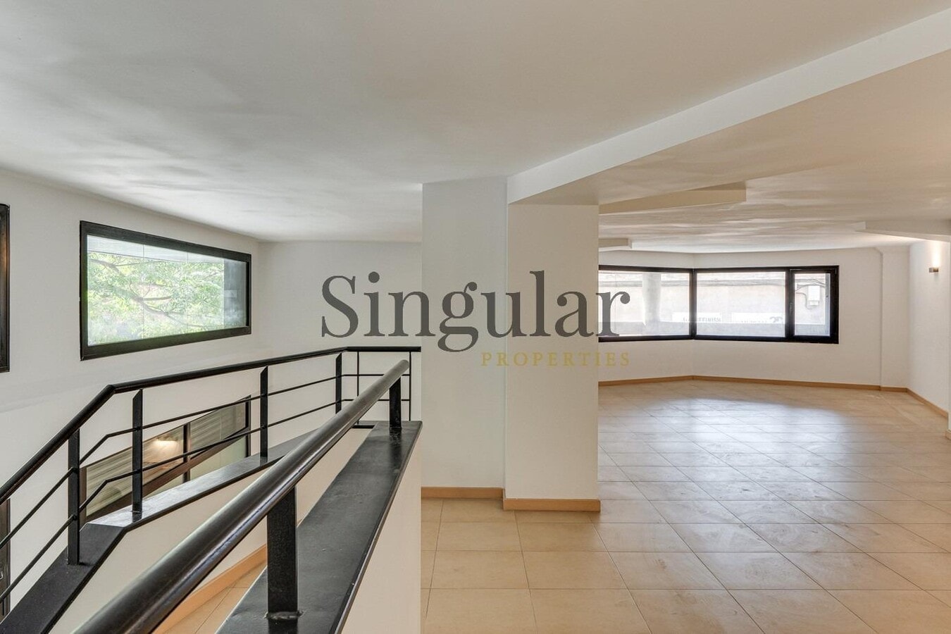 Barcelona, BAR 08030 - Unit 1 - - Interior Photo - Image 1 of 18