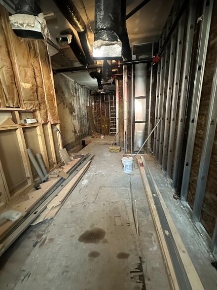703 S 4th St, Philadelphia, PA for lease - Building Photo - Image 2 of 3