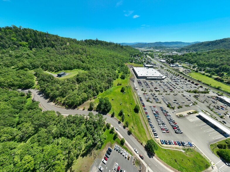NE Kenneth Ford Dr, Roseburg, OR for sale - Building Photo - Image 3 of 21