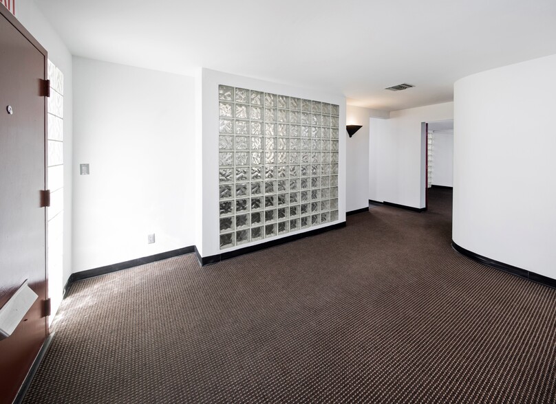 734-736 N Highland Ave, Los Angeles, CA for lease - Interior Photo - Image 3 of 17