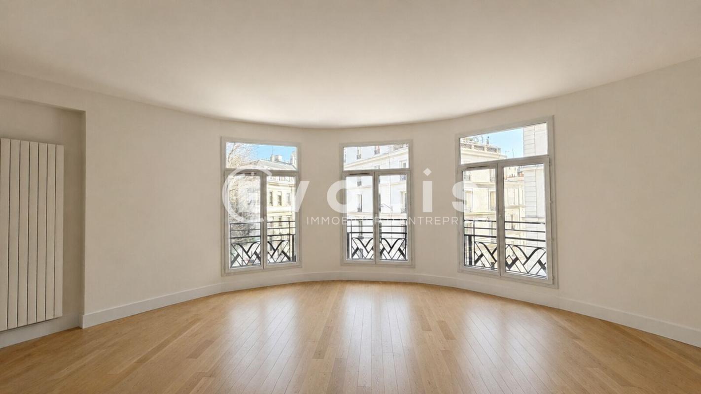 Office in Paris for sale Building Photo- Image 1 of 13