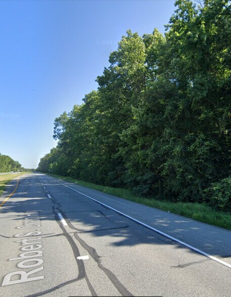 8080 Crain Hwy, La Plata, MD à vendre - Photo du bâtiment - Image 2 de 3