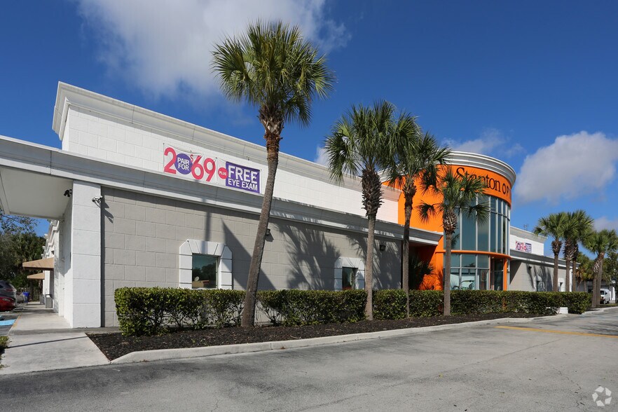 3801 S Congress Ave, Palm Springs, FL à louer - Photo du bâtiment - Image 2 de 9