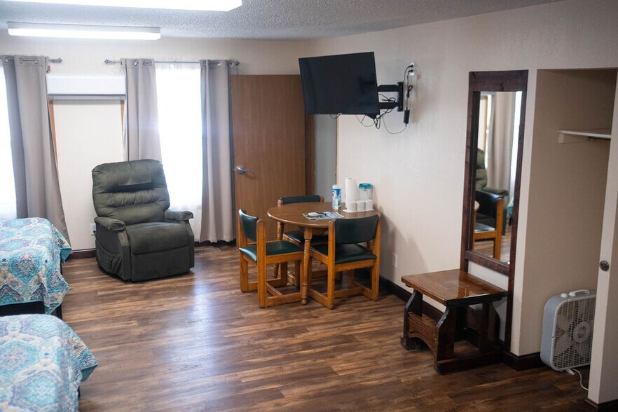 402 Mae Orr St, Enfield, IL à vendre - Photo du bâtiment - Image 3 de 22