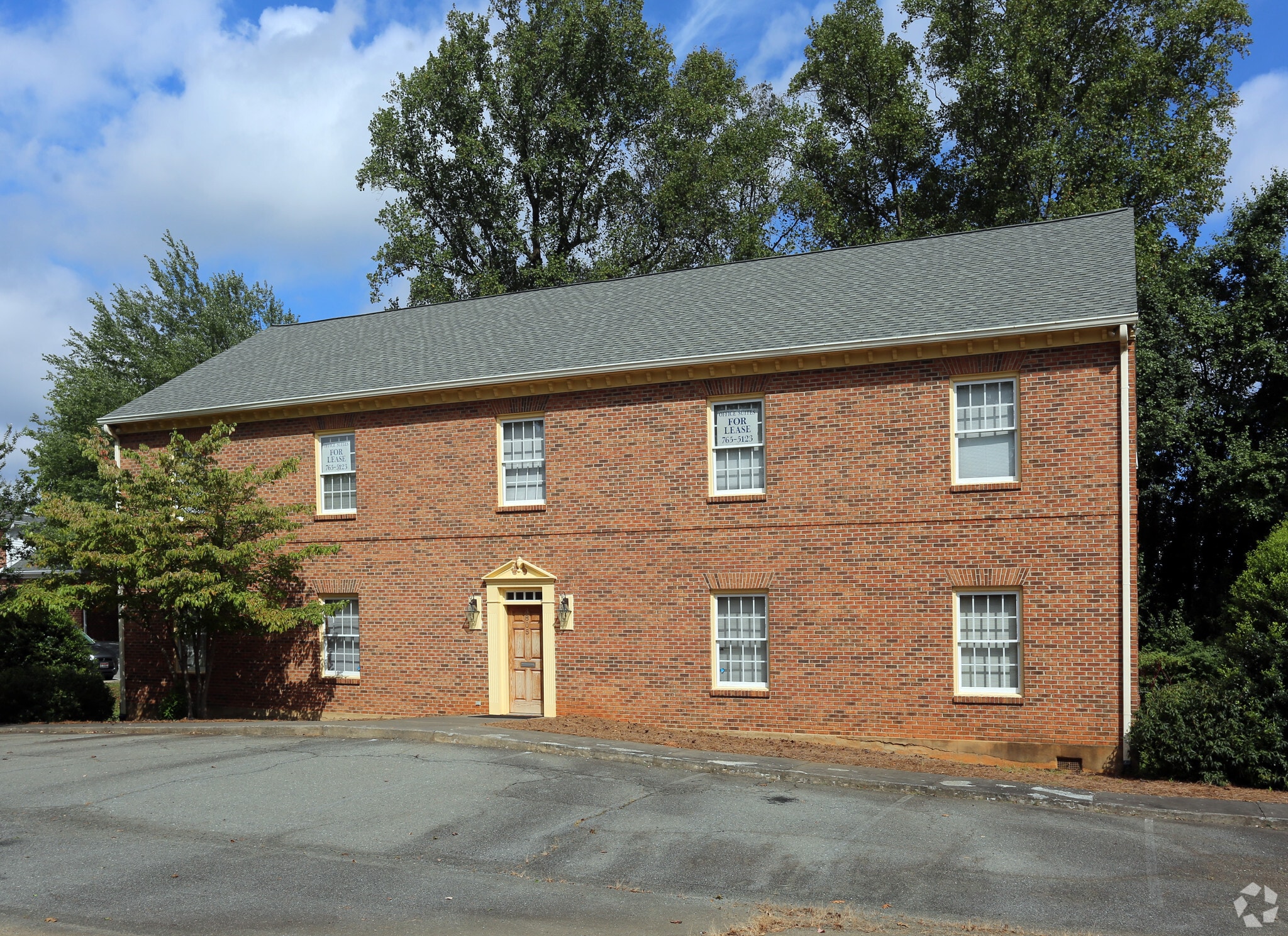 3805 Forrestgate Dr, Winston-Salem, NC for sale Primary Photo- Image 1 of 11