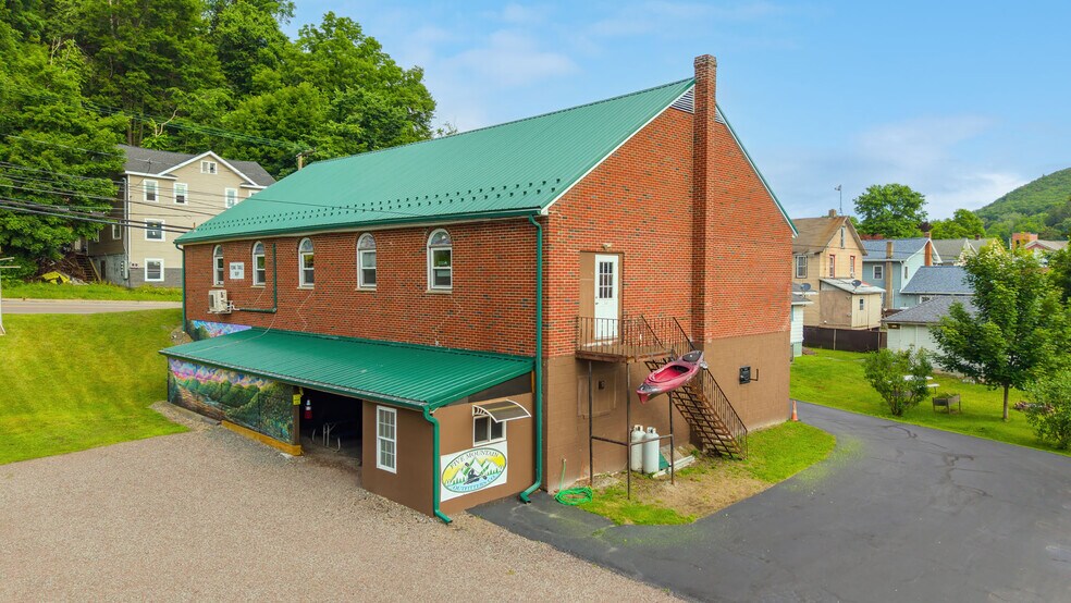 95 N Main St, Shickshinny, PA à vendre - Photo du bâtiment - Image 2 de 31