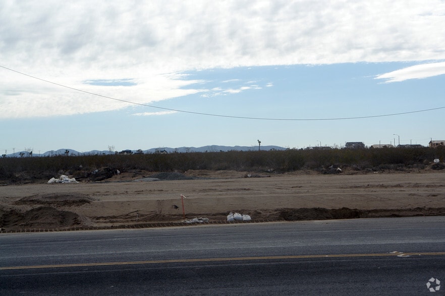 12000 Bear Valley rd, Victorville, CA for lease - Primary Photo - Image 1 of 2