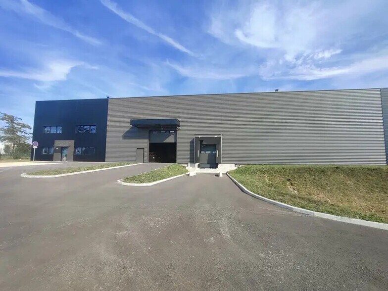 Flex dans Saint-Quentin-Fallavier à louer - Photo du bâtiment - Image 3 de 5