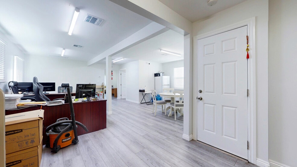 6851 Foothill Blvd, Tujunga, CA for sale - Building Photo - Image 3 of 23