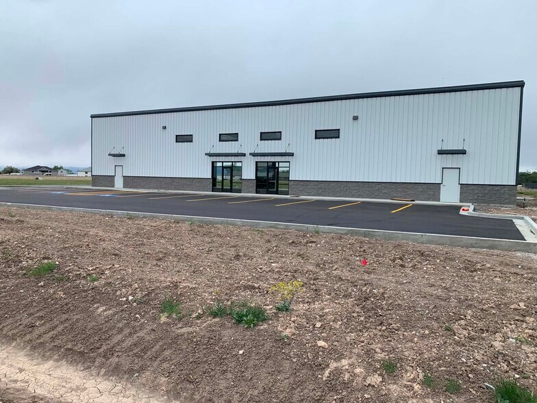 9471 N 5400 W, Elwood, UT à vendre - Photo du bâtiment - Image 2 de 10