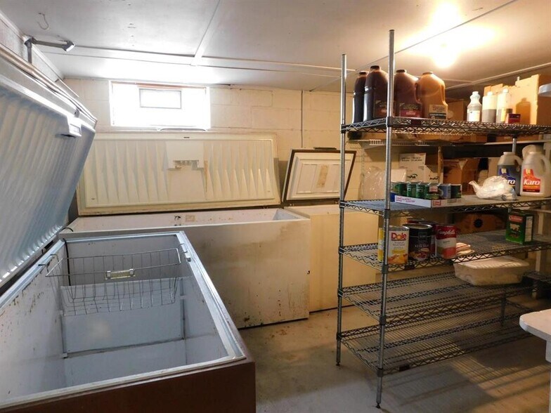 200 S Fulton St, Princeton, WI à vendre - Photo du bâtiment - Image 3 de 13