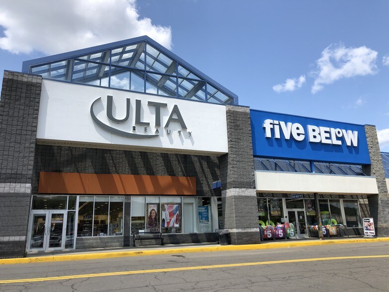 2405-2441 Vestal Pky E, Vestal Township, NY à louer - Photo du bâtiment - Image 2 de 22