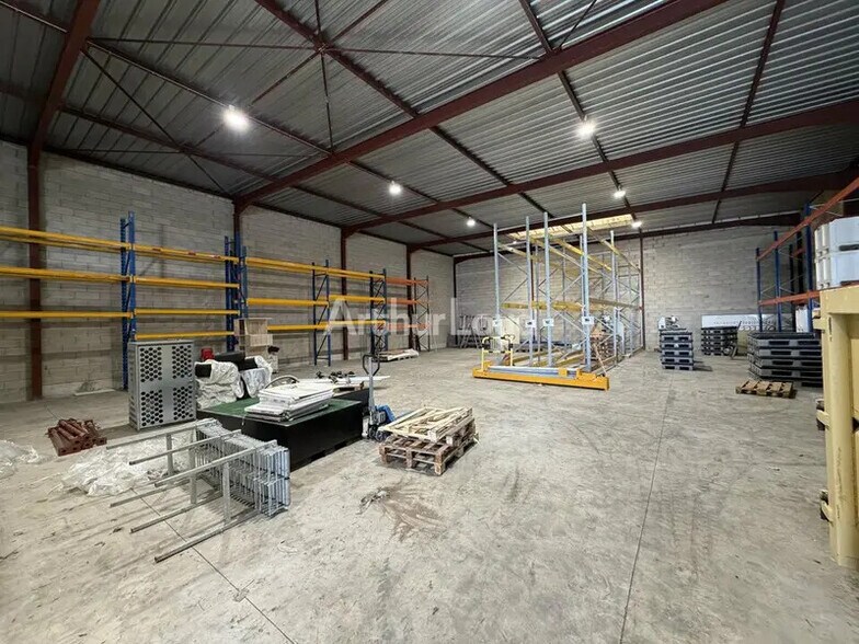 Flex in Reims for lease - Interior Photo - Image 2 of 10