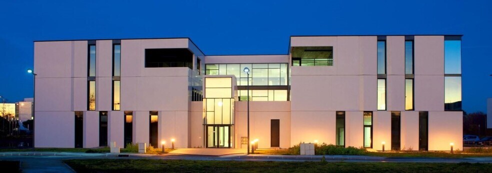 Bureau dans Pessac à louer - Photo du bâtiment - Image 1 de 17