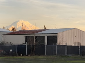 10002-10004 162nd Street Ct E, Puyallup, WA à louer Photo intérieure- Image 2 de 3