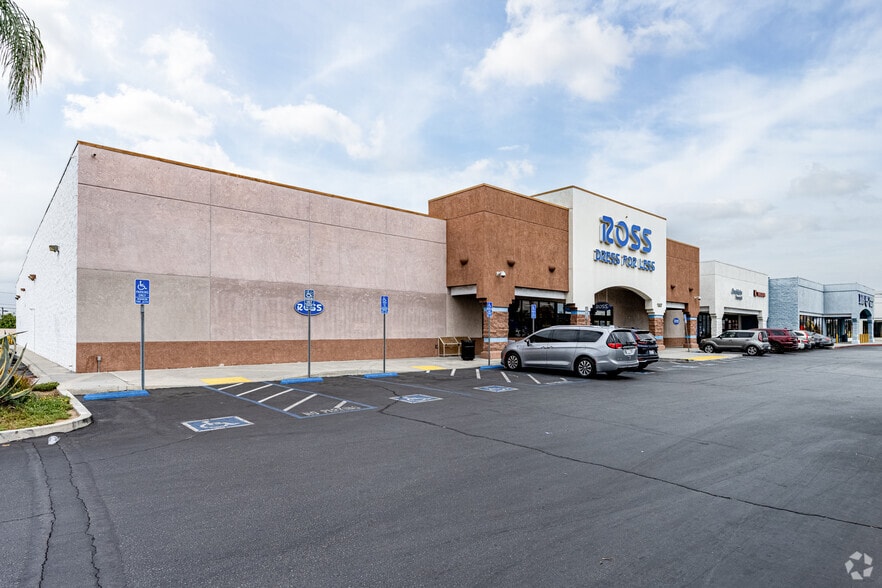 1807-1845 N Hacienda Blvd, La Puente, CA for lease - Primary Photo - Image 1 of 4