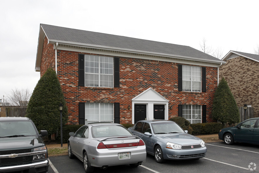 109 Holiday Ct, Franklin, TN for lease - Primary Photo - Image 1 of 18