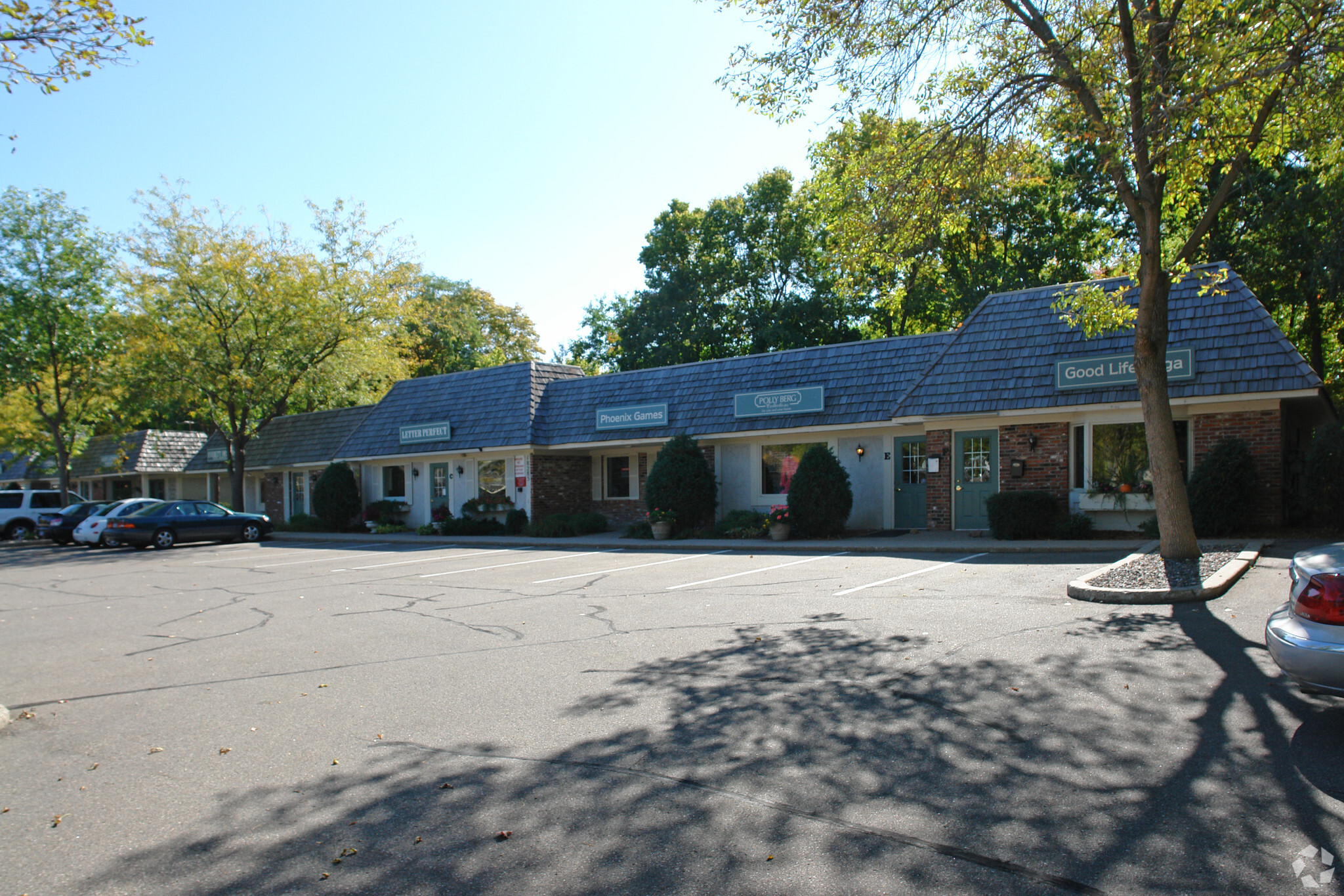 18285 Minnetonka Blvd, Deephaven, MN for sale Building Photo- Image 1 of 1