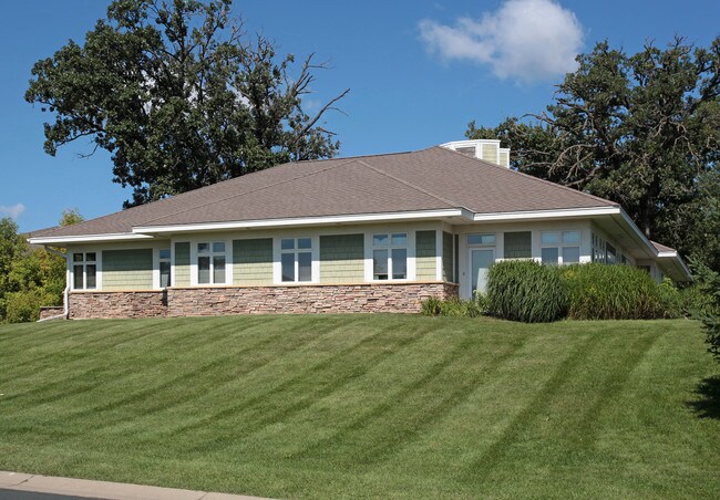 Plus de détails pour 8490 Woodbury Xing, Saint Paul, MN - Bureau à vendre