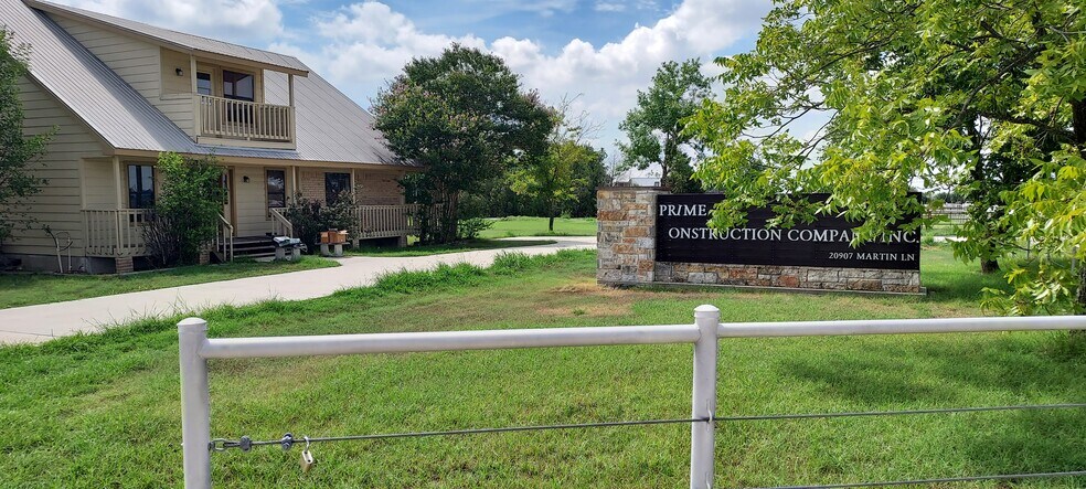 20907 Martin Ln, Pflugerville, TX à vendre - Photo du bâtiment - Image 2 de 13
