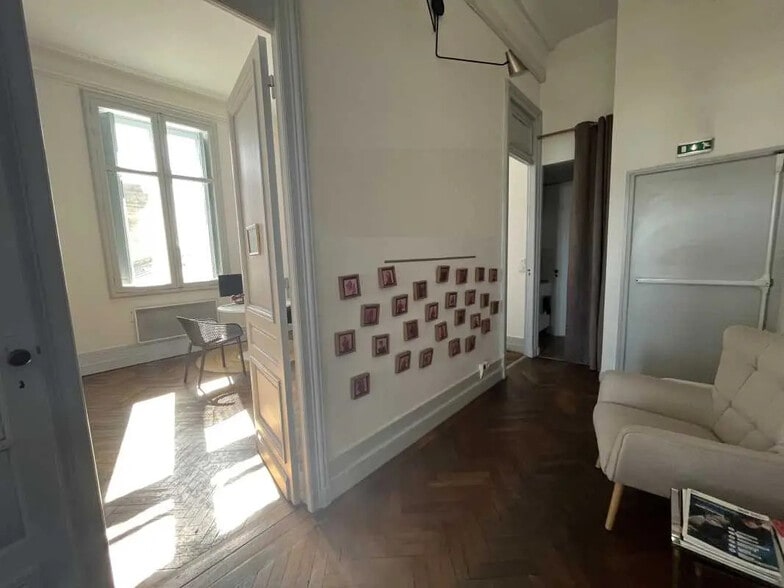 Bureau dans Bordeaux à louer - Photo intérieure - Image 2 de 9