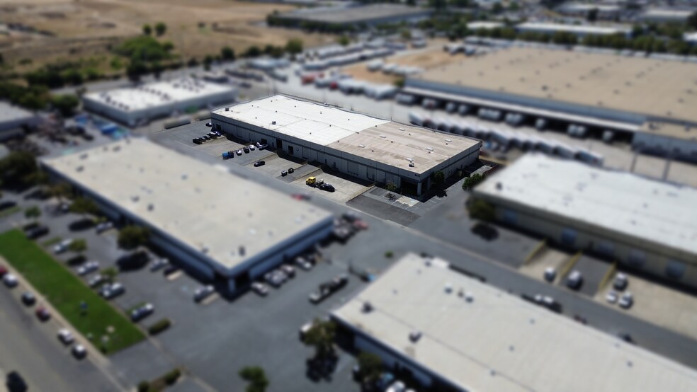 8470 Belvedere Ave, Sacramento, CA à louer - Aérien - Image 3 de 17
