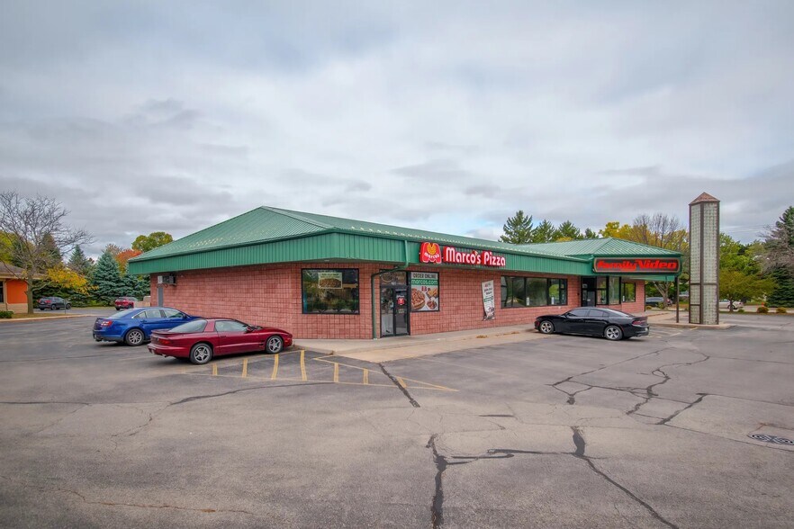 2700 E Calumet St, Appleton, WI à louer - Photo du bâtiment - Image 2 de 5