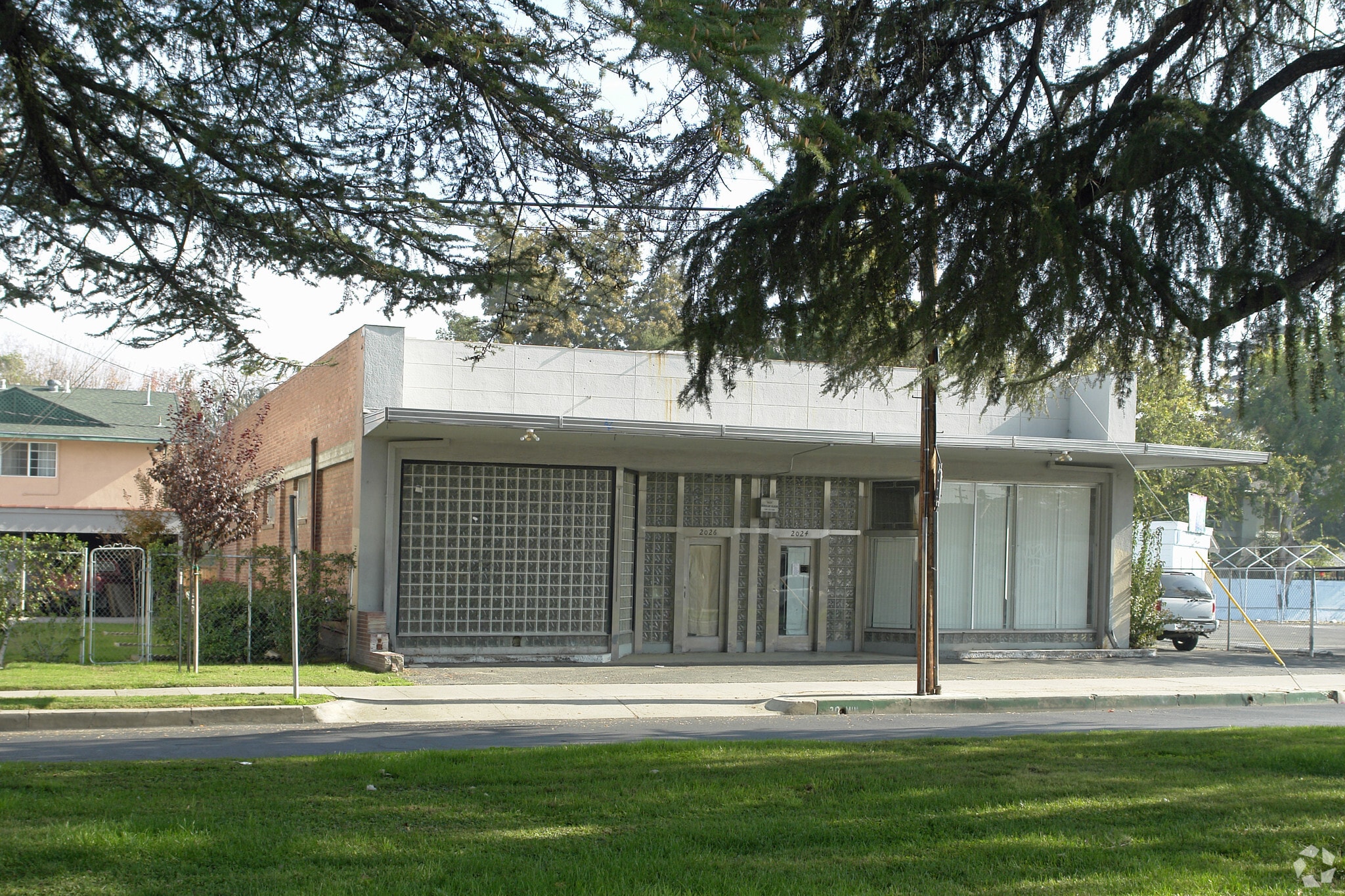 2024-2026 N Van Ness Blvd, Fresno, CA à louer Photo principale- Image 1 de 10