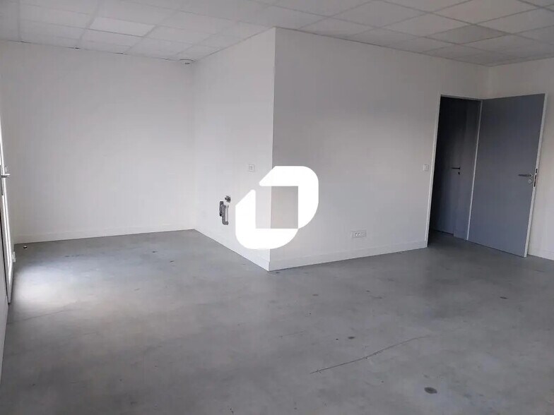 Bureau dans Couëron à louer - Photo intérieure - Image 3 de 19